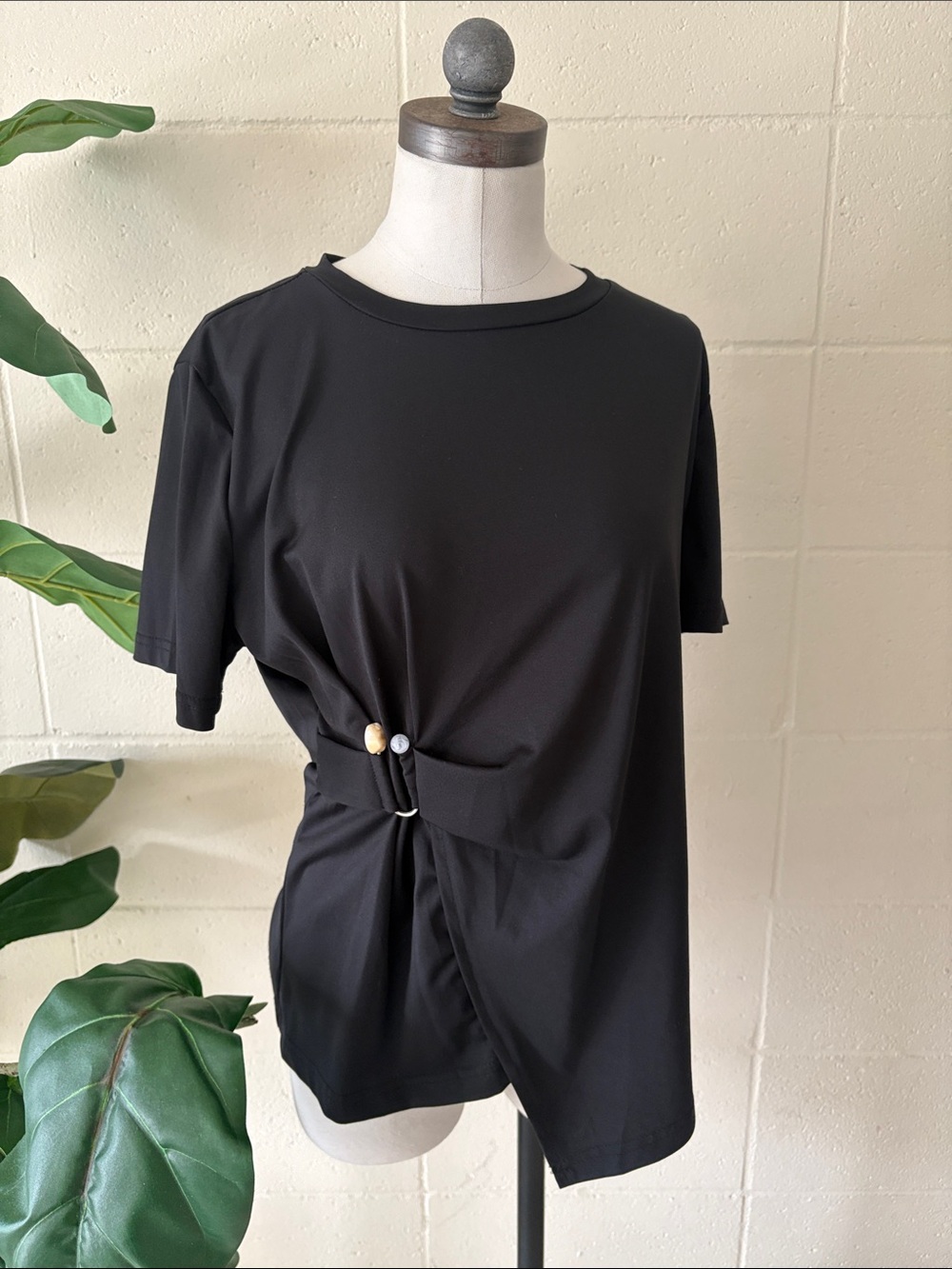Twist-Accent Short Sleeve Top - Black